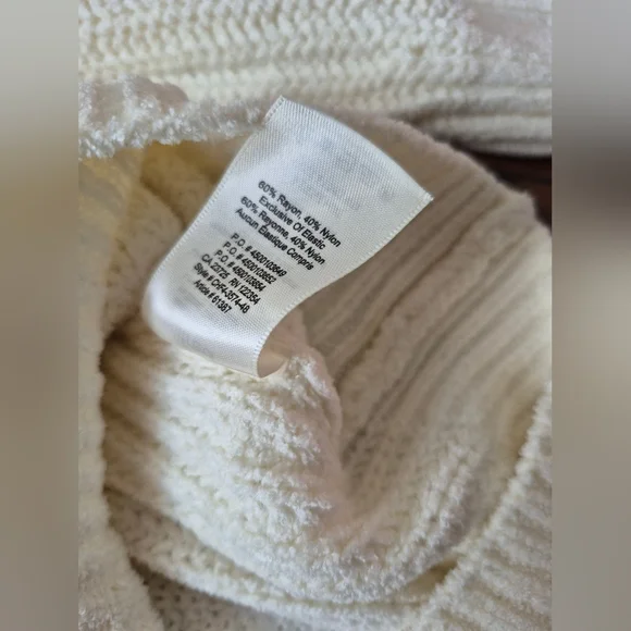 Aritzia Knit Sweater Small White / Cream New - Picture 7 of 7